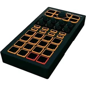Behringer CMD DC 1 Pad Based DJ Controller